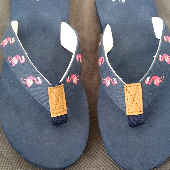 Flamingo Embroidered Navy Flip Flop size 9 - Picture 2 of 4